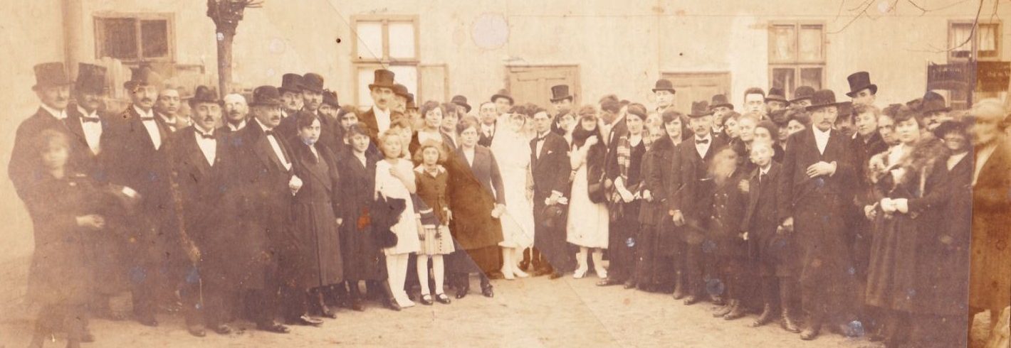 A volt ózdi Király Szálló tulajdonosai